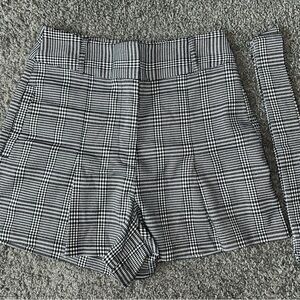 Forever 21 Black and White Houndstooth High Waist Shorts